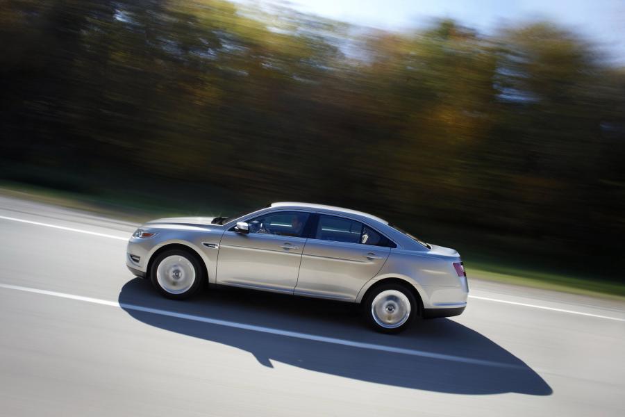  Ford Taurus 2010 года  (фото 97 из 161)